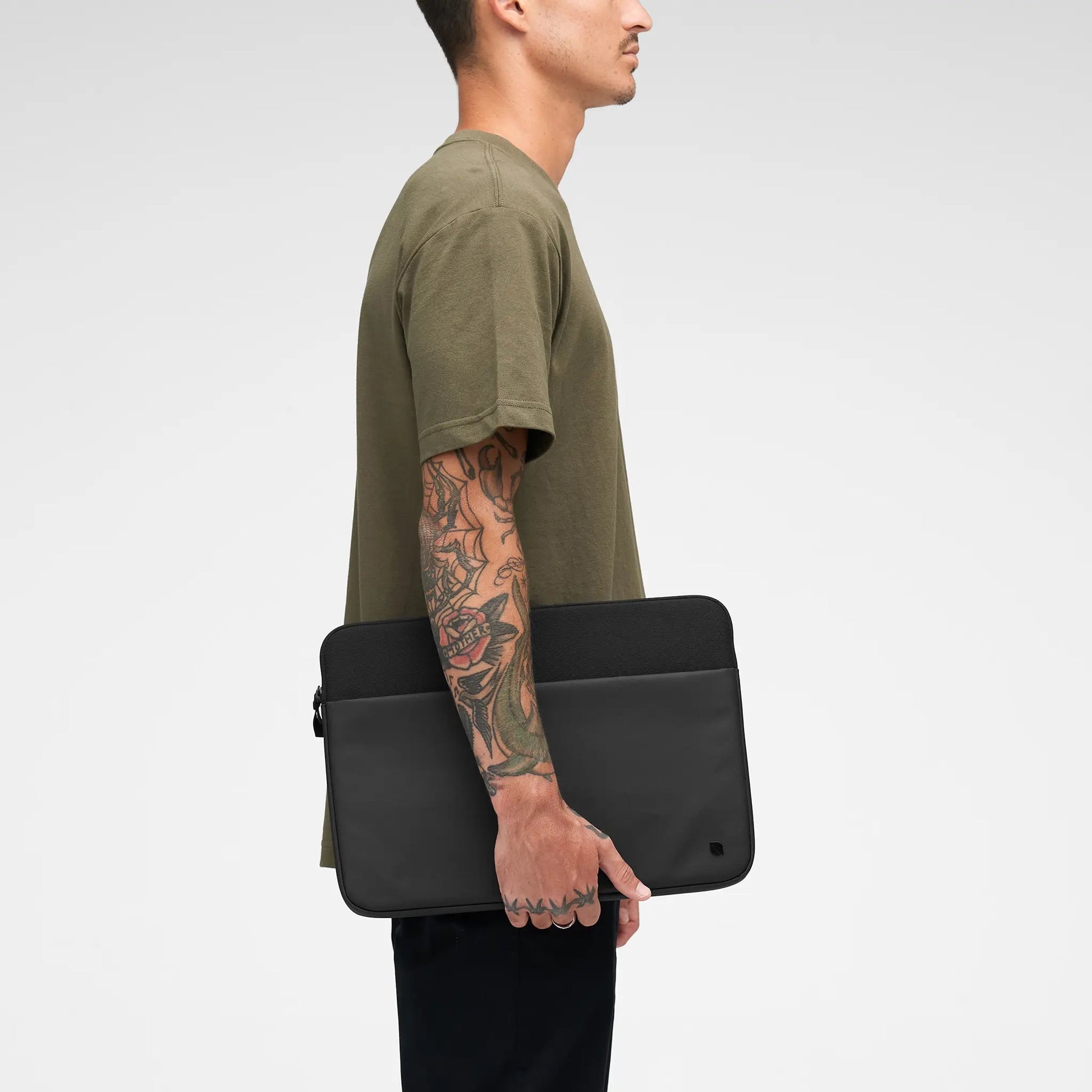 INCASE - Incase A.R.C. Sleeve 16 - inch Laptop SIV - A-UNI-UDT17-193 - 